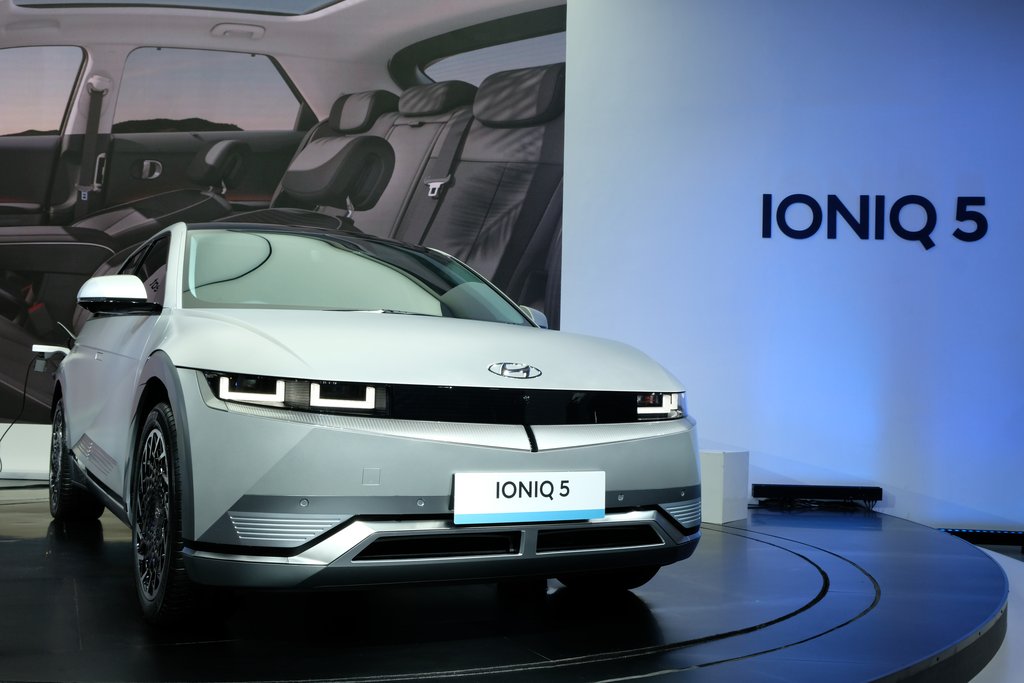 This file photo offered by Hyundai Motor shows the carmaker's all-electric IONIQ 5 model displayed during the Indonesia International Motor Show on May 1, 2022. (PHOTO NOT FOR SALE) (Yonhap)