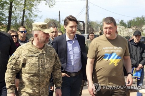 우크라이나 이르핀 방문한 트뤼도 캐나다 총리