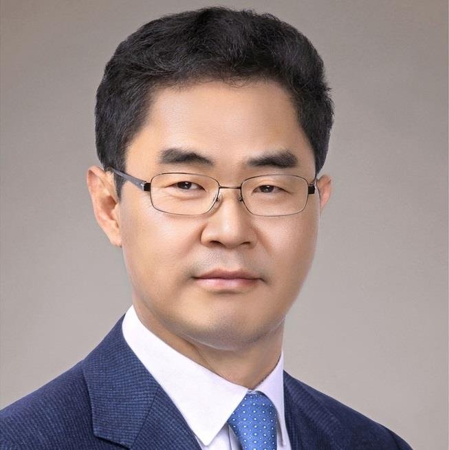This photo, provided by the National Tax Service, shows its new chief, Kim Chang-ki. (PHOTO NOT FOR SALE) (Yonhap)