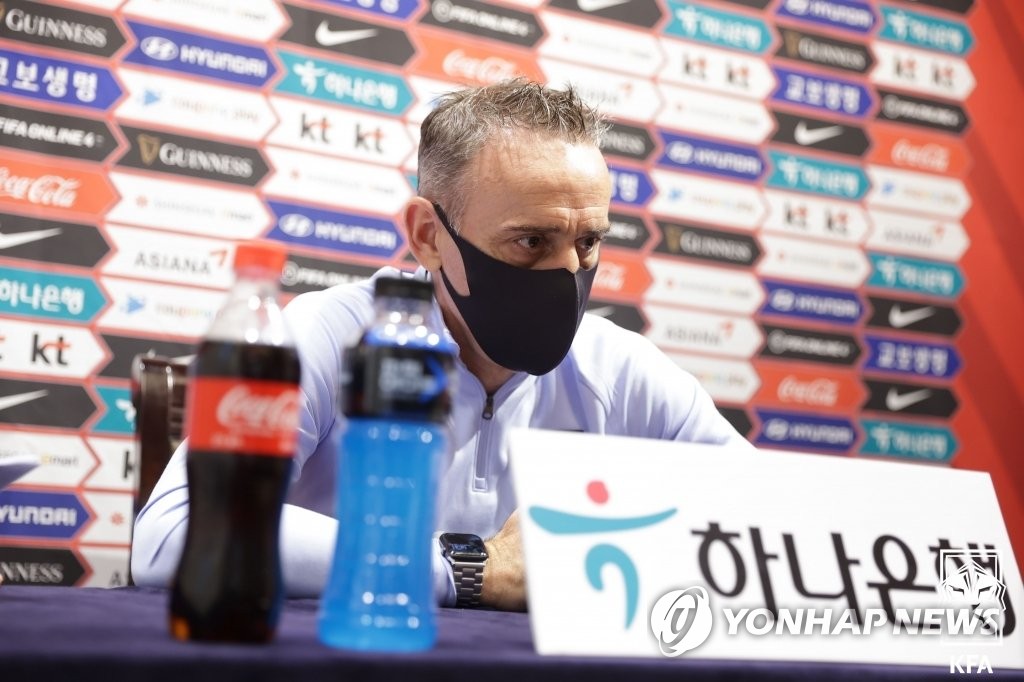 Paulo Bento, head coach of the South Korean men's national football team, speaks at an online press conference at Lotte City Hotel Daejeon in Daejeon, some 160 kilometers south of Seoul, on June 5, 2022, the eve of a pre-World Cup friendly against Chile, in this photo provided by the Korea Football Association. (PHOTO NOT FOR SALE) (Yonhap)
