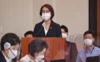 중기장관, '마트휴업 폐지'에 신중론…