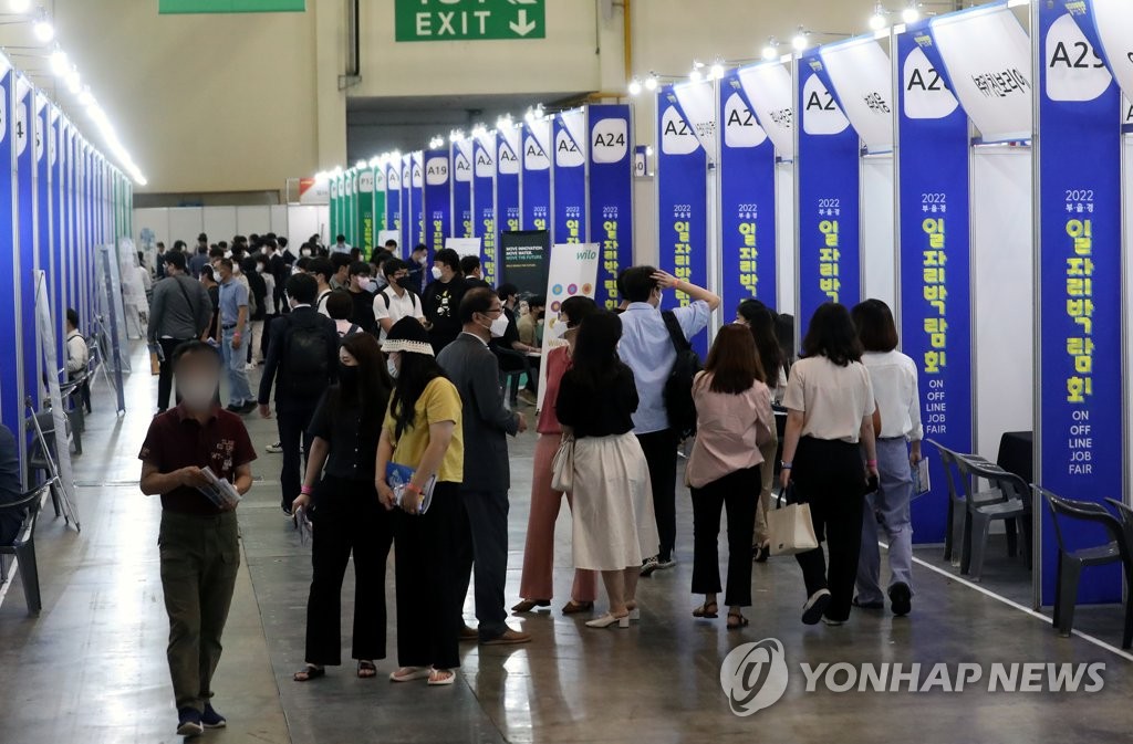 (AMPLIACIÓN) Corea del Sur agrega 807.000 empleos en agosto y su crecimiento se desacelera ante incertidumbres