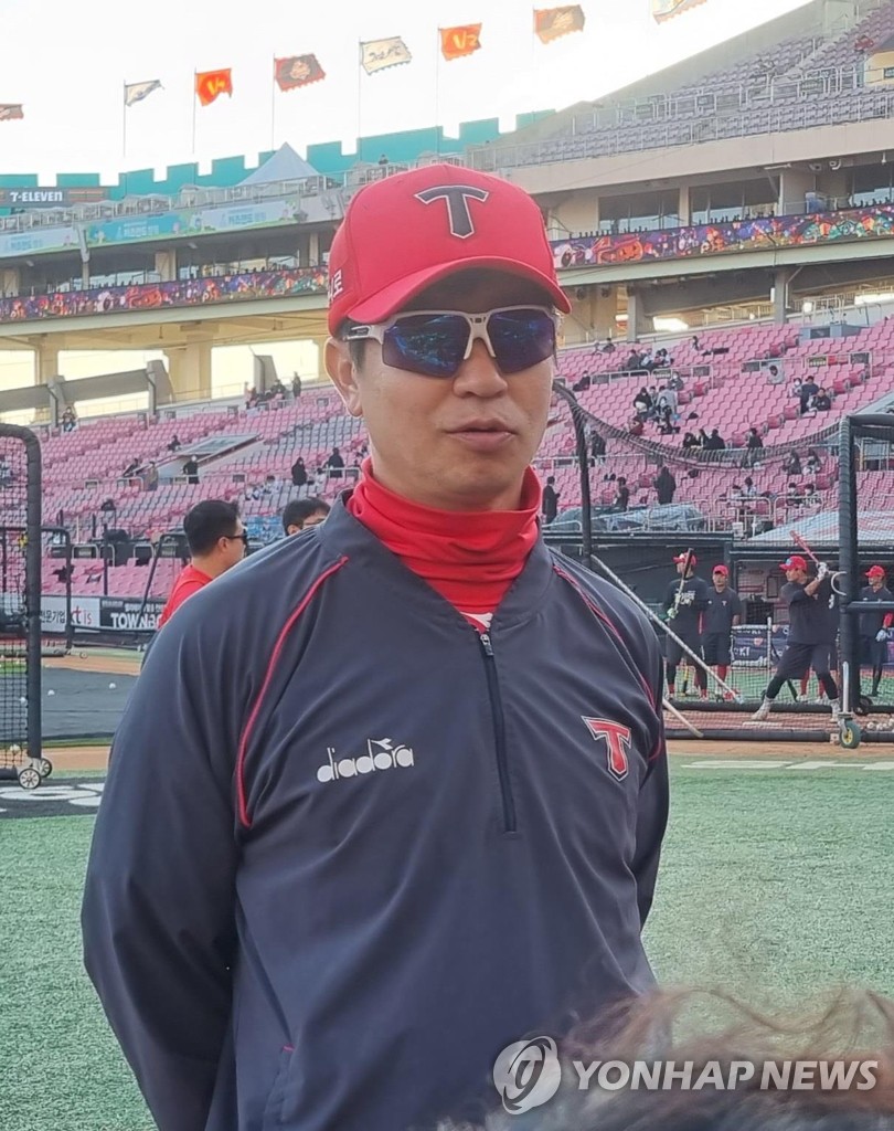Kia Tigers manager Kim Jong-kook speaks to reporters before a Korea Baseball Organization wild card game against the KT Wiz at KT Wiz Park in Suwon, 35 kilometers south of Seoul, on Oct. 13, 2022. (Yonhap)