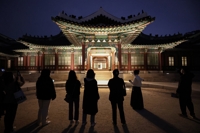 불 켜진 창덕궁 희정당의 아름다움…내달 5∼8일 야간관람