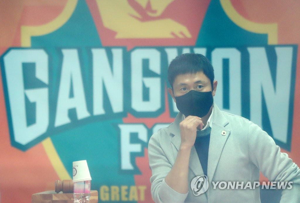 재계약 불발된 이영표 강원FC 대표