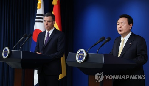 Yoon, Spanish PM vow greater economic cooperation, condemn N.K. missile launch