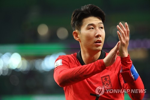 (كأس العالم) سون هيونغ-مين يقدم أداء جيدا في مباراة المنتخب ضد أوروغواي
