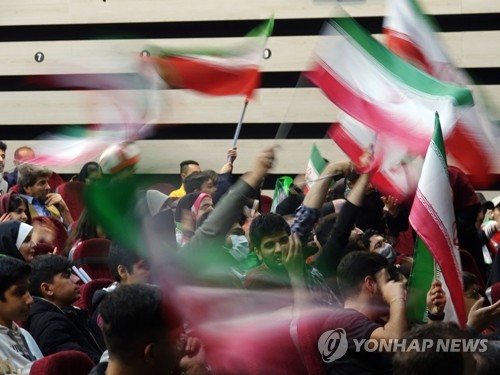 테헤란 시민들, 월드컵 미국전 단체 응원