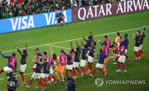 프랑스, 폴란드 꺾고 8강 진출