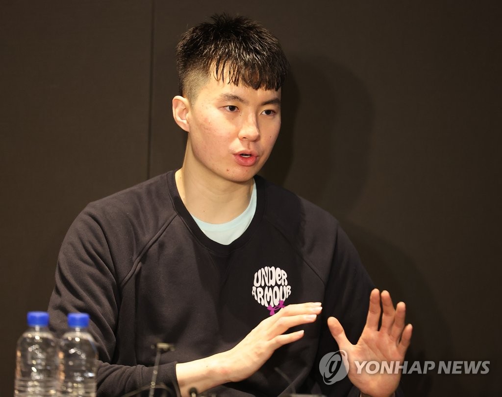 South Korean basketball prospect Lee Hyun-jung speaks at a press conference in Seoul on Jan. 13, 2023. (Yonhap)
