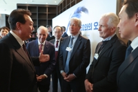 다보스서 尹의 투자요청받은 글로벌 CEO들 "기업친화·경쟁력"