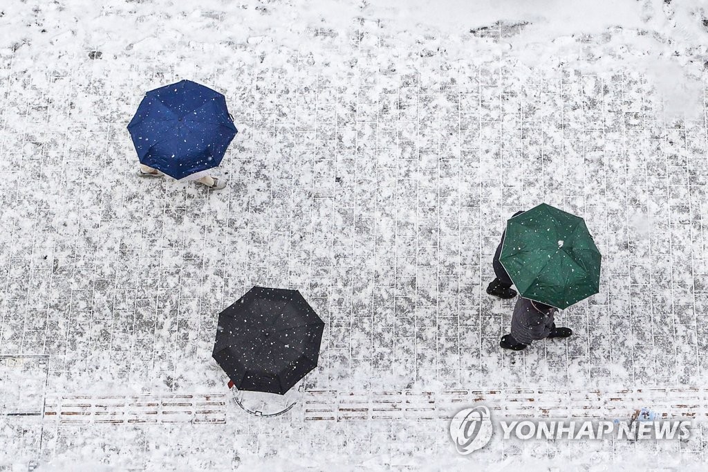 우산이 필요한 겨울