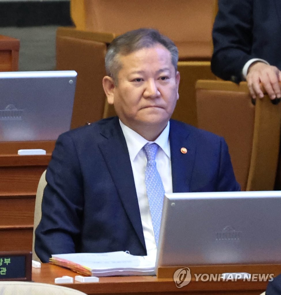 Interior and Safety Minister Lee Sang-min attends a plenary session at the National Assembly in Seoul on Feb. 6, 2023. Three opposition parties, led by the main opposition Democratic Party, introduced an impeachment motion against the interior minister the same day over the government's alleged bungled response to the Oct. 29, 2022, crowd crush that killed 159 people in the capital's Itaewon district. (Yonhap)