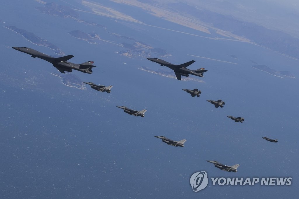 미국 B-1B 전략폭격기 등 한미연합훈련