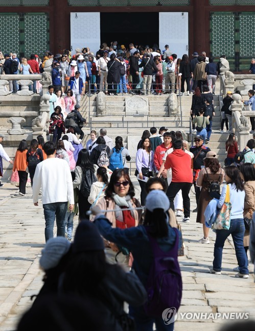 Spring at Gyeongbok Palace