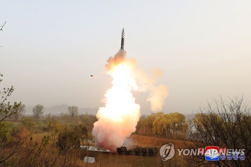 [속보] 북 "핵·미사일 등 무기체계개발 성과…훌륭한 걸음"