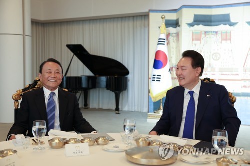 尹大統領が麻生太郎氏と会談「韓日関係改善に引き続き関心を」