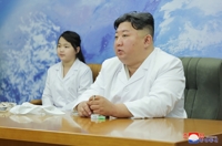 La fille de Kim Jong-un pourrait être son premier enfant, selon le directeur d'un groupe de réflexion