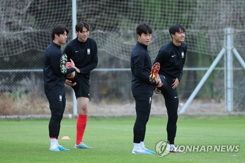 감비아전 앞두고 몸 푸는 U-20 축구 대표팀