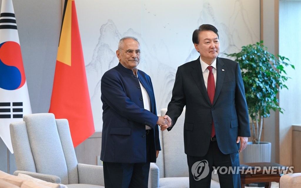 الرئيس «يون» يجتمع مع رئيس تيمور الشرقية