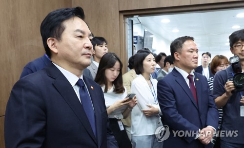 대통령실 "양평고속道, 국토부서 다룰 문제…여야 논의해야"