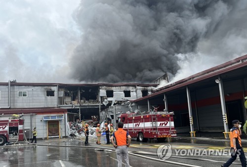 남원 공장 화재 진압 소방대원 2명 1도 화상…1명은 탈진