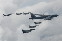 北 화성-18형 도발 하루만에 한미 B-52H 한반도 전개로 맞대응