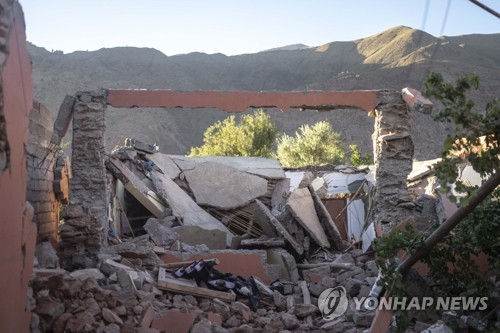 강진으로 무너진 모로코 마라케시 인근 가옥