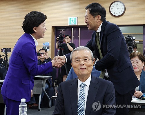 인사나누는 금태섭-양향자
