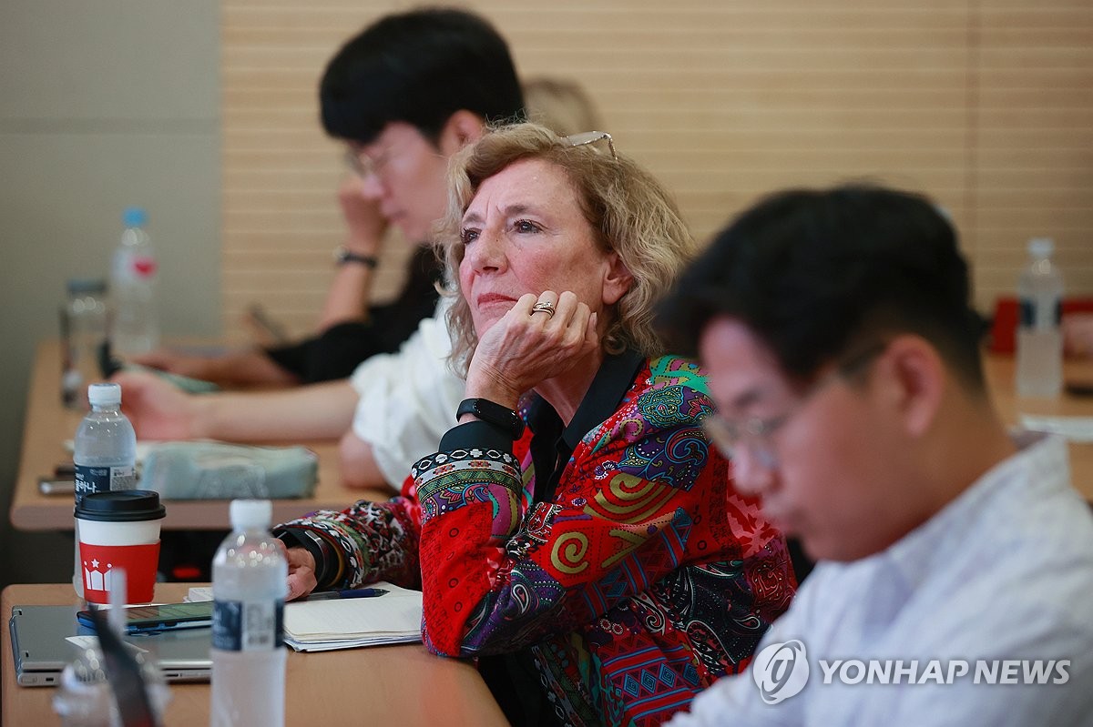 북한의 핵 실험 피해사례 증언회 참석한 수잔 숄티