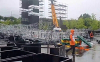(LEAD) Eight workers injured in collapse of concert structure