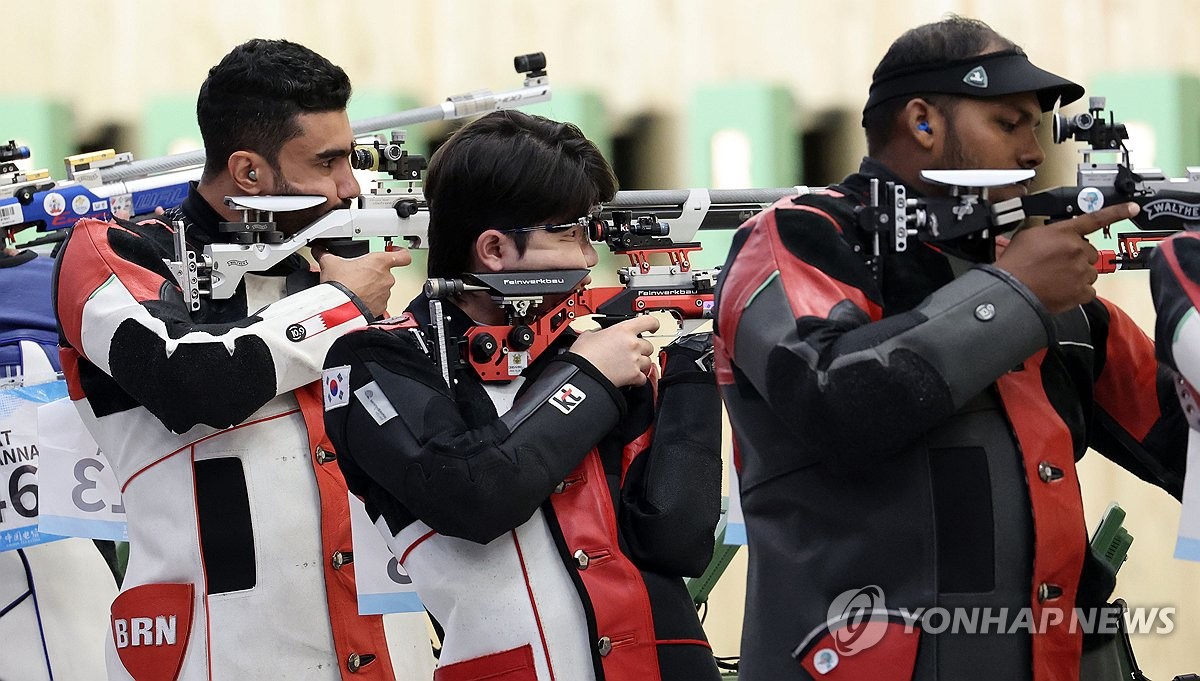'신중하고 빠르게'…한국 사격, 남자 10ｍ 공기소총 단체전 은메달