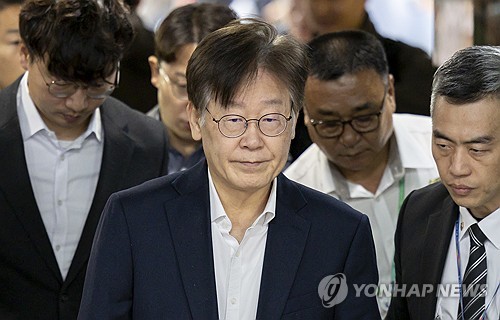 李 영장심사, 2시간 반 백현동 공방…대북송금·위증교사 남아