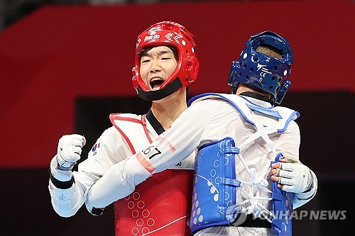 (LEAD) (Asiad) Park Woo-hyeok wins S. Korea's 5th gold in taekwondo