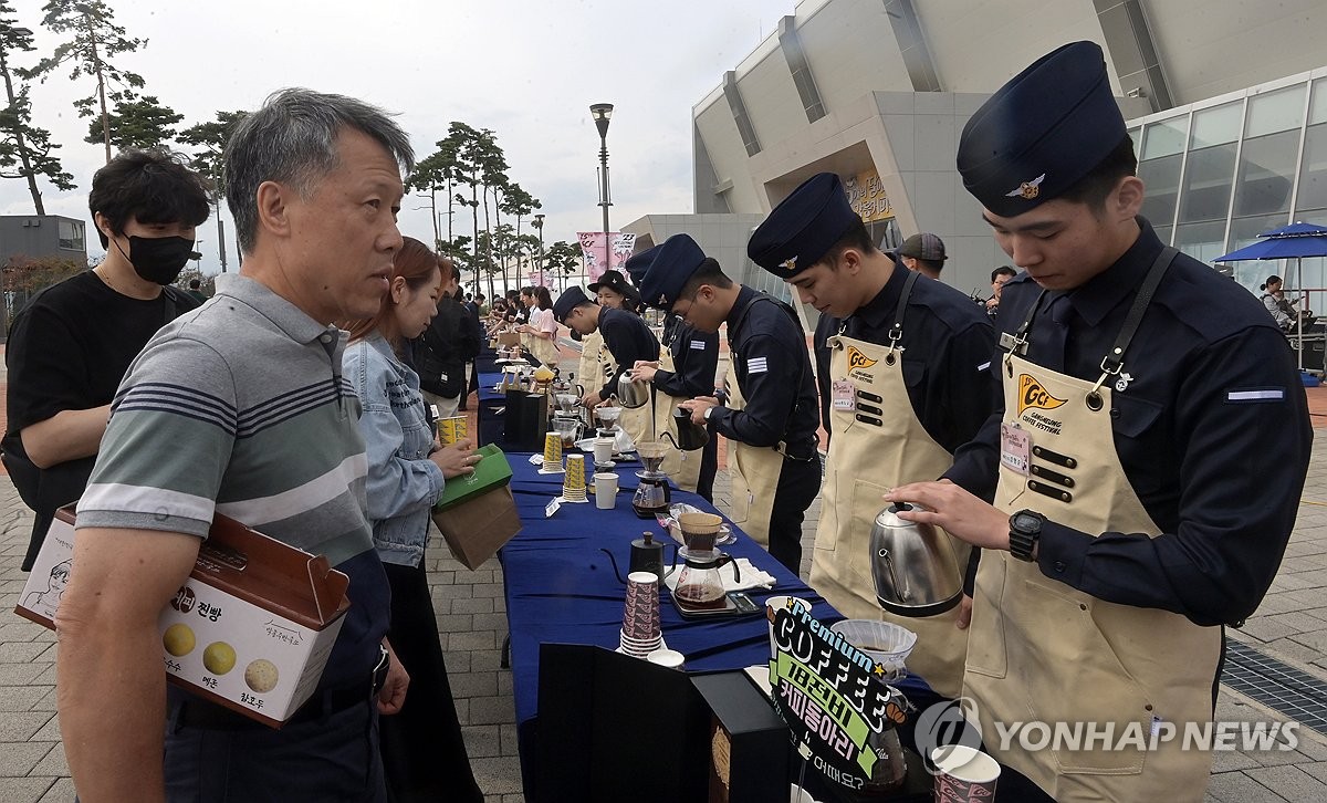 공군 장병이 내려준 커피 맛은