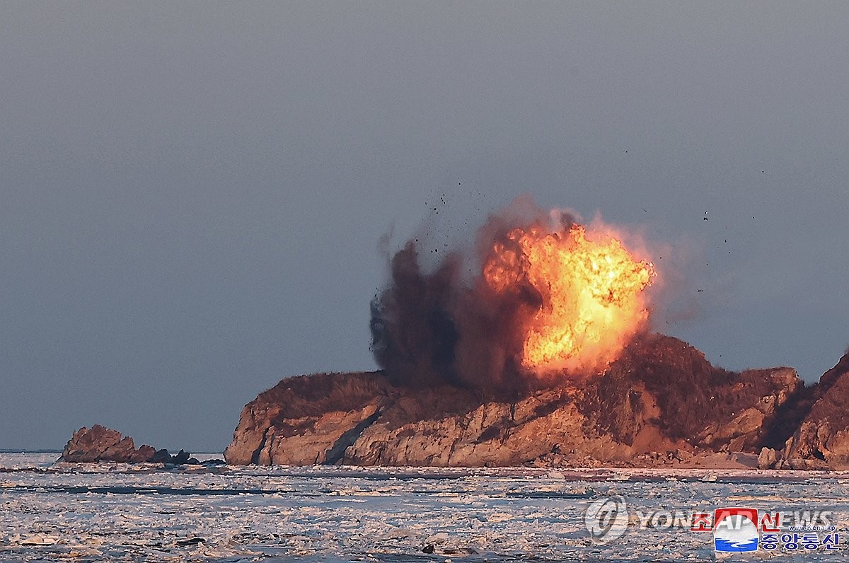 북한, 순항미사일 '화살-2형' 발사
