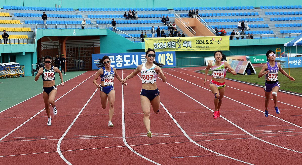 스프린터 김소은(가운데)