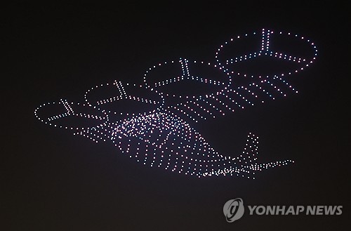 '드론과 밤하늘'…세계 최대 규모 불꽃 드론쇼