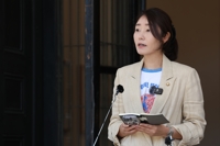 민주 강선우, 선거 유세 중 폭행당해…"민주주의에 대한 폭력"