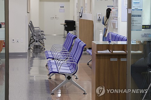 '의료공백' 현실로…서울대병원 일부 진료센터 교수·환자 '0명'