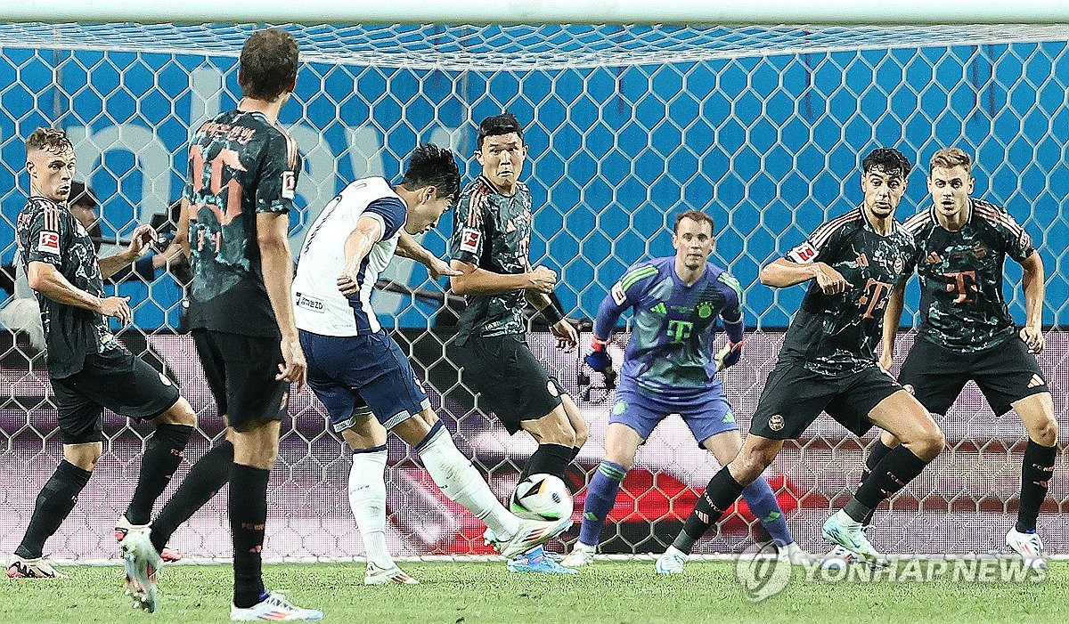 적으로 만난 손흥민과 김민재