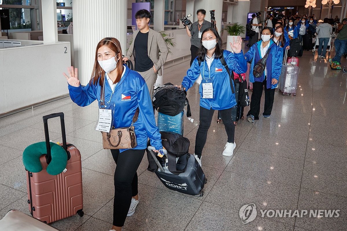 입국하는 필리핀 가사관리사