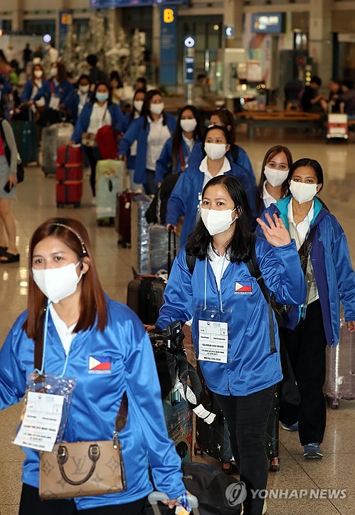 Filipino housekeepers enter S. Korea