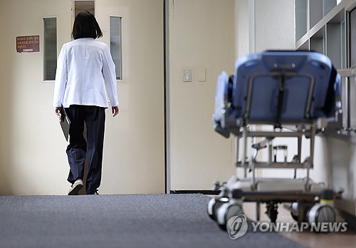 '비급여 과잉진료'에 메스 댄다…의사들 "환자 선택권 존중해야"