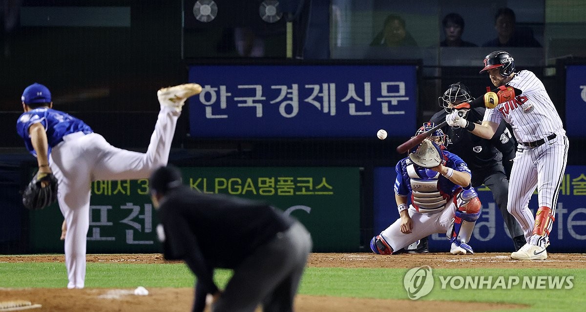 김윤수 앞에서 작아지는 오스틴