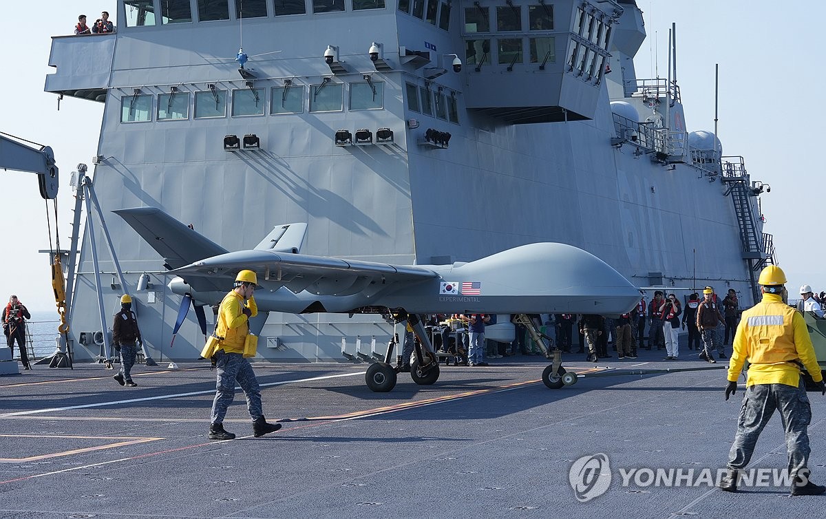 해군, 경항모 계획 수정…F-35B 함재기 대신 전투무인기 탑재