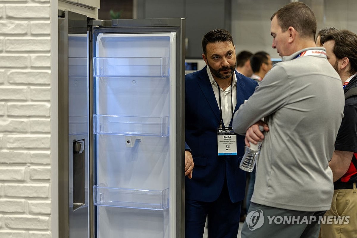 트럼프發 철강 관세폭탄에…삼성·LG 가전업계 비상(종합)