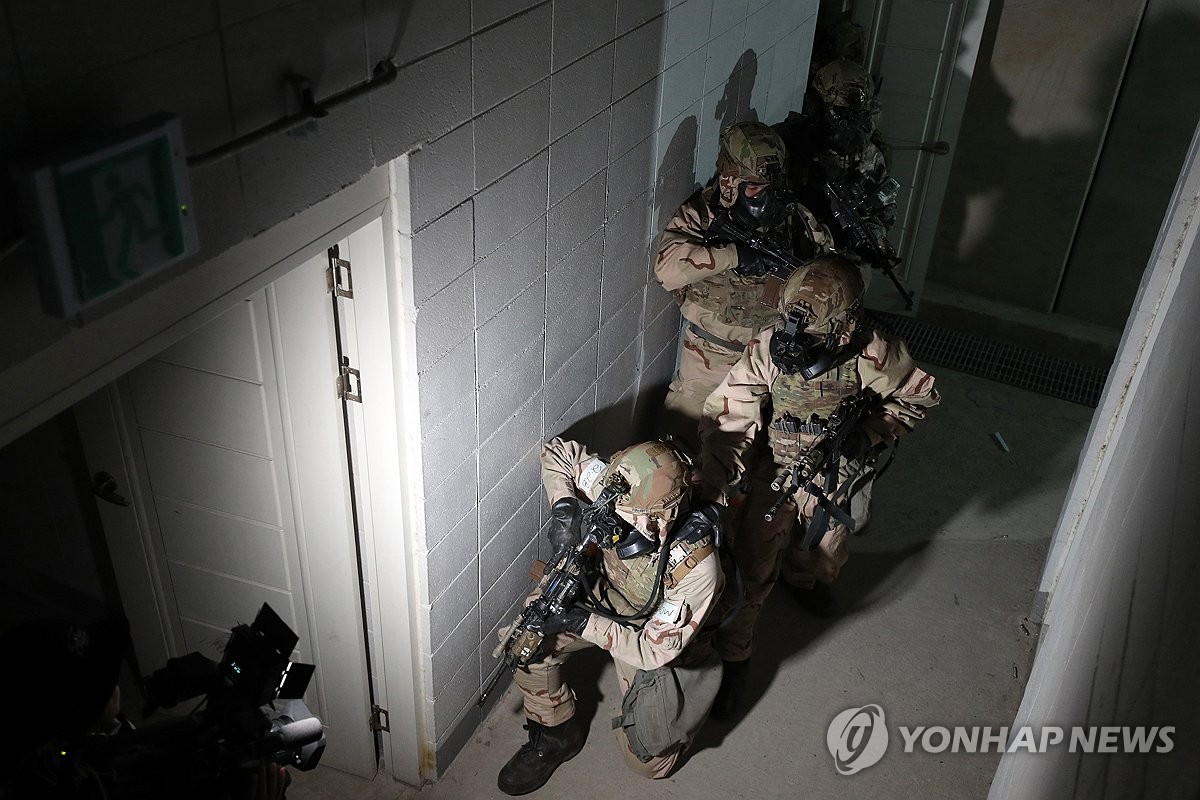 U.S. troops take part in an exercise at an underground facility in Yangju, just north of Seoul, on March 12, 2025. (Pool photo) (Yonhap)