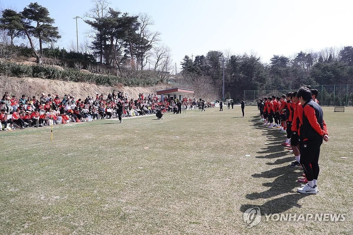 A매치 휴식기 맞아 팬들과 만난 강원FC