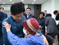 김문수, 한센인 마을 찾아 "그늘진 곳부터 풀어가겠다"